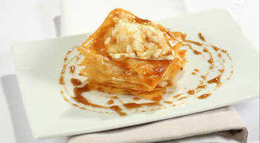 Millefoglie di pasta fillo con pere e brie